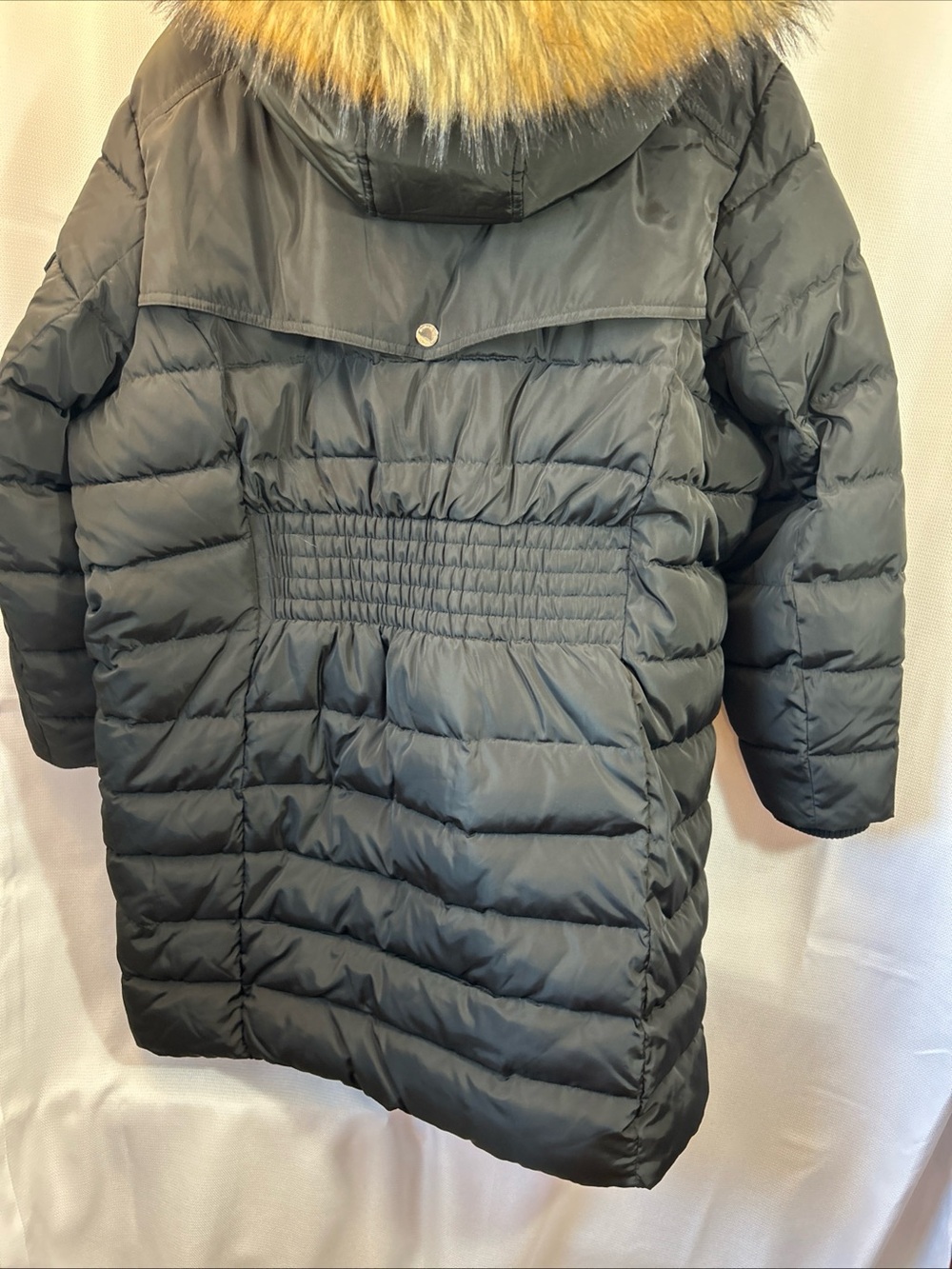 Michael Kors Black Long Puffer Coat with Faux-Fur Trim Hood - Picture 8 of 12